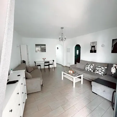 Lovely Pool View Near Beach, Luz Y Mar + Vv License Апартаменти *