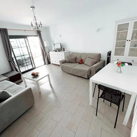 Lovely Pool View Near Beach, Luz Y Mar + Vv License דירה