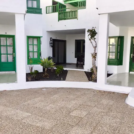 Apartment Lovely Pool View Near Beach, Luz Y Mar + Vv License Puerto del Carmen (Lanzarote)